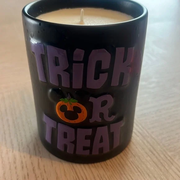 Disney Halloween candle- new - Picture 2 of 2